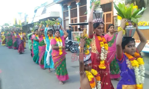 விநாயகர் கோவில் வருசாபிஷேக விழா: தீர்த்தக்குடம் ஊர்வலம்