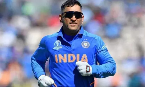 எனக்கு கிடைக்க வேண்டிய ஆட்ட நாயகன் விருது 2 கேட்ச்களை தவறவிட்ட தோனிக்கு வழங்கப்பட்டது - முன்னாள் பாக். வீரர் விமர்சனம்