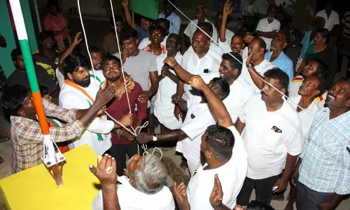 சங்கரன்குடியிருப்பில் காங்கிரஸ் கொடியேற்று விழா