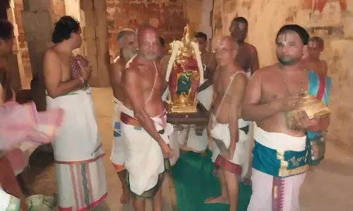 ஸ்ரீவைகுண்டம் கள்ளபிரான் கோவிலில் சேஷ்டாபிஷேகம்