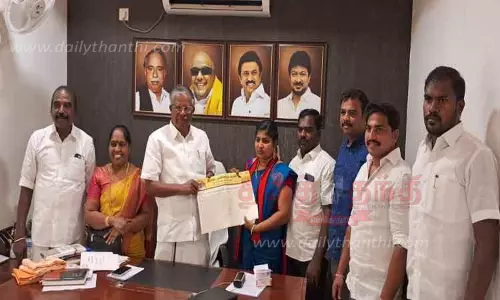 அ.தி.மு.க. கவுன்சிலர் தி.மு.க.வில் இணைந்தார் அ.தி.மு.க. கவுன்சிலர் தி.மு.க.வில் இணைந்தார்