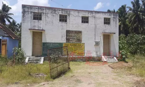 பூட்டி கிடக்கும் வேளாண் விரிவாக்க மையம்