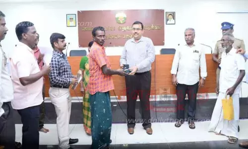 57 பயனாளிகளுக்கு நலத்திட்ட உதவி ; கலெக்டர் வழங்கினார் 57 பயனாளிகளுக்கு நலத்திட்ட உதவி ; கலெக்டர் வழங்கினார்