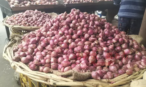 சின்ன வெங்காயம் விலை கிடு, கிடு உயர்வு