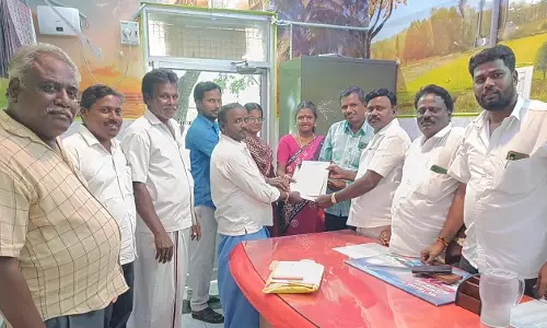 பயனாளிக்கு வீடு கட்டுவதற்கான ஆணை