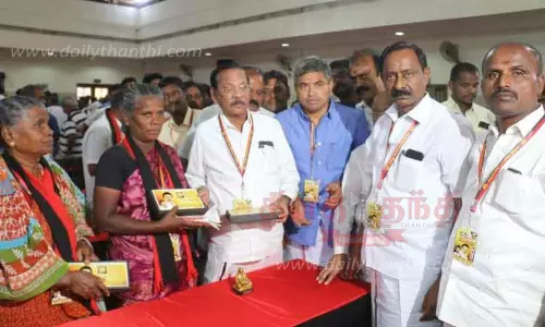 தி.மு.க. மூத்த நிர்வாகிகள் 100 பேருக்கு பொற்கிழி