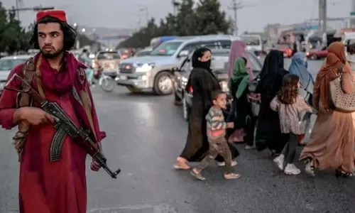 ஆப்கானிஸ்தானில் பெண்கள் அழகு நிலையங்களுக்கு தடை - தலிபான் அரசு நடவடிக்கை