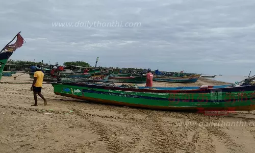 5 ஆயிரம் மீனவர்கள் மீன்பிடிக்க செல்லவில்லை