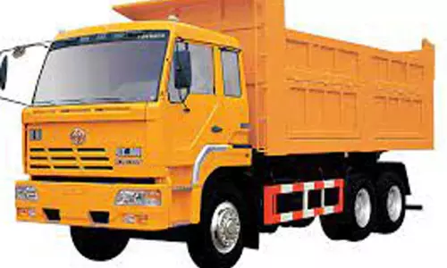 சரள் மண் அள்ளிய லாரி, பொக்லைன் எந்திரம் பறிமுதல்