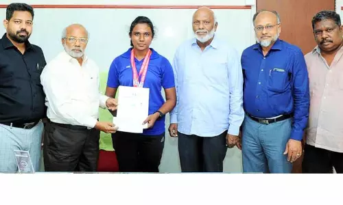 உலக வலுதூக்கும் போட்டிக்கு திருச்சி மாணவி தேர்வு