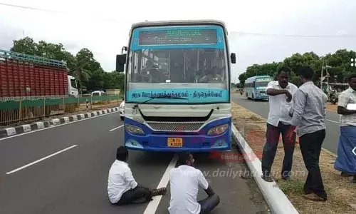 நாங்குநேரி ஊருக்குள் வராத அரசு பஸ் சிறைபிடிப்பு
