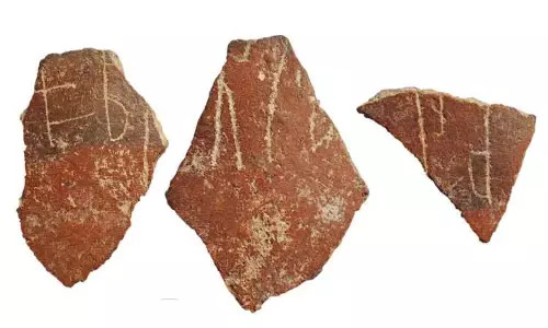 தமிழ் எழுத்துகளுடன் மேலும் 3 பானை ஓடுகள் கண்டெடுப்பு