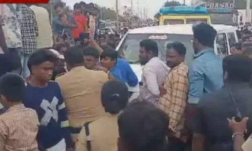 திருப்பூர், நல்லூர் அருகே காவல்துறை வாகனம் மோதி 6 வயது சிறுமி உயிரிழப்பு திருப்பூர், நல்லூர் அருகே காவல்துறை வாகனம் மோதி 6 வயது சிறுமி உயிரிழப்பு