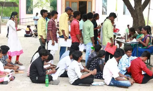 விழுப்புரம் அரசு கல்லூரியில்இறுதிகட்ட மாணவர் சேர்க்கை கலந்தாய்வு