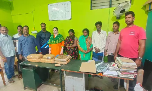 ஆந்திராவில் இருந்து சூளகிரிக்கு பஸ்சில் கஞ்சா கடத்திய பெண்கள் உள்பட 3 பேர் கைது