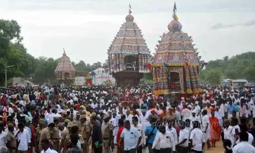 ஆனி திருவிழாவை தேரோட்டம்