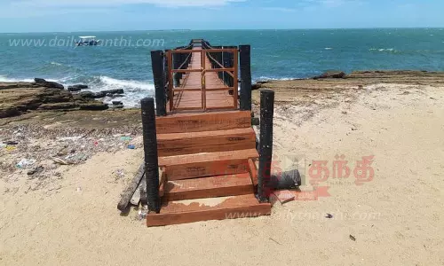 மண்டபம், பாம்பனில் சுற்றுலா படகு போக்குவரத்து தற்காலிக நிறுத்தம்