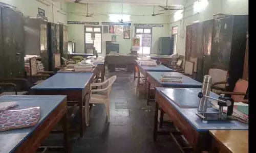 அலுவலர்கள் வேலை நிறுத்தம்; வெறிச்சோடிய யூனியன் அலுவலகம் அலுவலர்கள் வேலை நிறுத்தம்; வெறிச்சோடிய யூனியன் அலுவலகம்