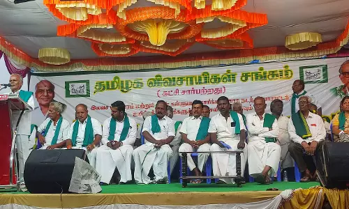 தமிழக விவசாயிகள் சங்கம் சார்பில் ஊர்வலம்