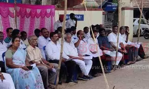 வக்கீல்கள் நீதிமன்ற பணி புறக்கணிப்பு