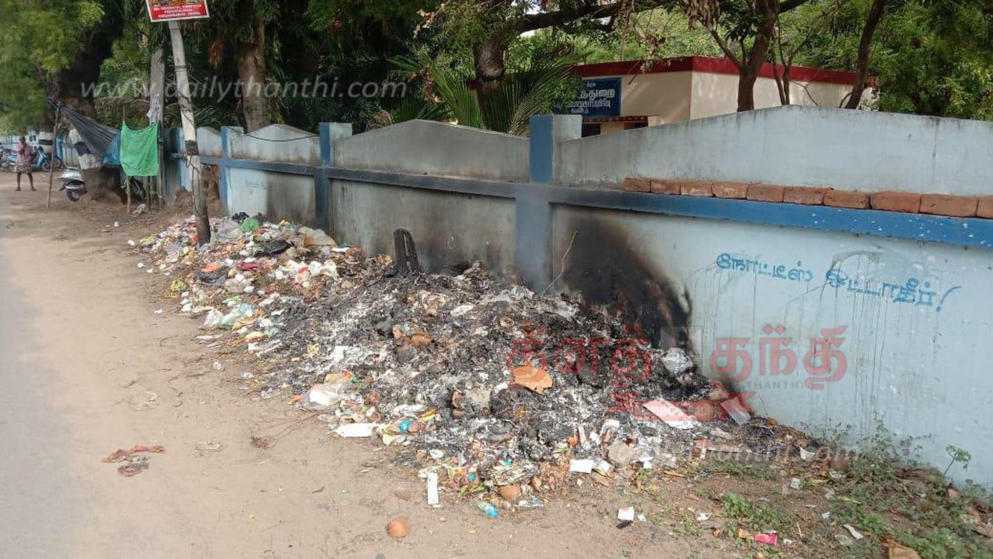Garbage is incinerated to affect the environment சுற்றுச்சூழலை