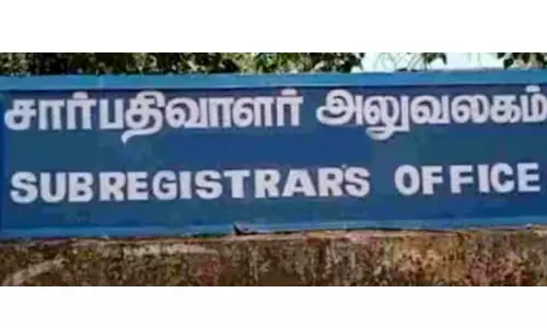 அனைத்து சார்பதிவாளர்களும் வருமான வரித்துறையின் இணைய தளத்தில் விவரங்களை பதிவேற்றம் செய்ய வேண்டும் - பதிவுத்துறை உத்தரவு