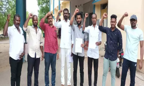 எட்டயபுரத்தில் நாம் தமிழர் கட்சியினர் ஆர்ப்பாட்டம் எட்டயபுரத்தில் நாம் தமிழர் கட்சியினர் ஆர்ப்பாட்டம்