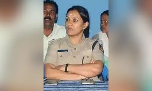 இளைஞர்கள் செல்போனுக்கு அடிமையாகி விடக்கூடாது போலீஸ் சூப்பிரண்டு  அறிவுரை