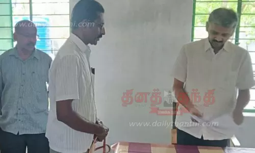 பொதுமக்களிடம் மனுக்களை பெற்ற ஆர்.டி.ஓ.