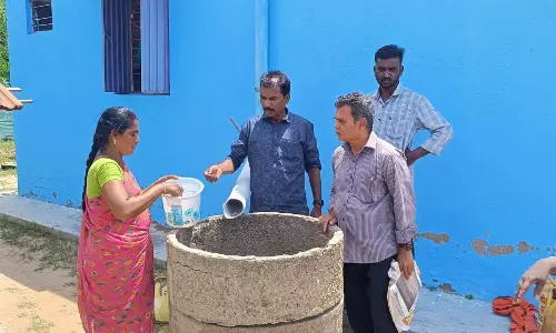 300 கிணறுகளில் விடப்பட்ட 1500 மீன் குஞ்சுகள் 300 கிணறுகளில் விடப்பட்ட 1500 மீன் குஞ்சுகள்