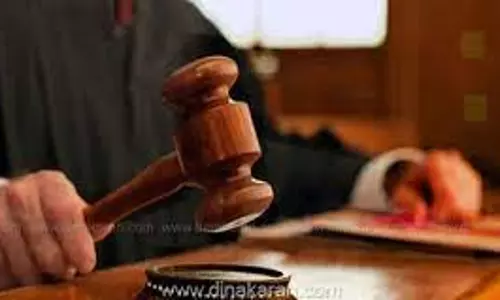 பெற்றோரின் மிரட்டலால் பாதிக்கப்பட்ட ஓரினச் சேர்க்கை தம்பதிக்கு போலீஸ் பாதுகாப்பு - ஐகோர்ட்டு உத்தரவு