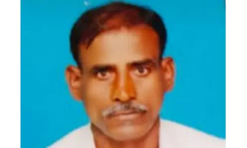 சுவர் இடிந்து விழுந்து தொழிலாளி சாவு சுவர் இடிந்து விழுந்து தொழிலாளி சாவு