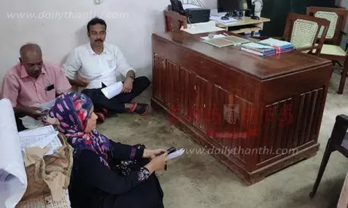 கடையால் பேரூராட்சி அலுவலகத்தில் கவுன்சிலர்கள் உள்ளிருப்பு போராட்டம்