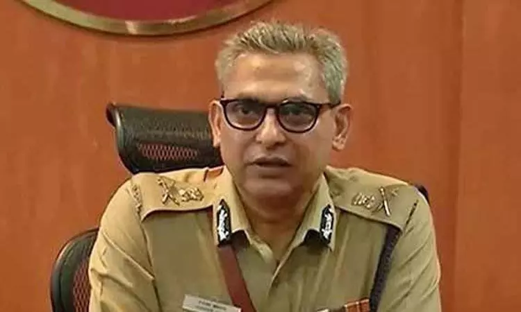 கோவை விரைகிறார் டிஜிபி சங்கர் ஜிவால் கோவை விரைகிறார் டிஜிபி சங்கர் ஜிவால்