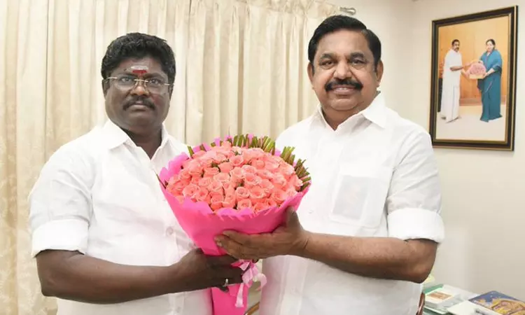 மீண்டும் அதிமுகவில் இணைந்தார் முன்னாள் எம்.எல்.ஏ மாணிக்கம்