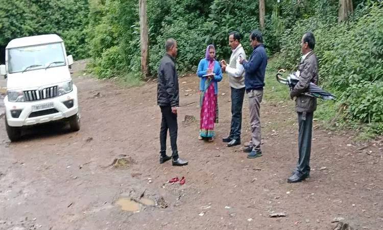 பைக்காரா படகு இல்லத்தில் வாகன நிறுத்துமிடம் அமைக்க அதிகாரிகள் குழுவினர் ஆய்வு