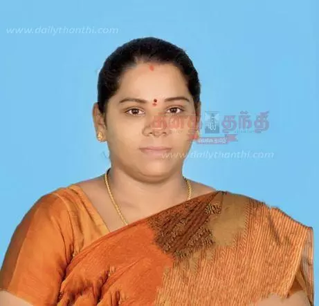 அனைத்து ரேஷன் கடைகளிலும் தக்காளியை குறைந்த விலைக்கு விற்க வேண்டும்