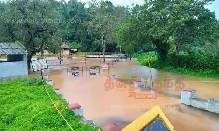 கர்நாடக கடலோர மாவட்டங்களில் கனமழைக்கு பெண் உள்பட 5 பேர் சாவு