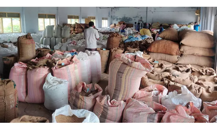 ஒரே நாளில் 3,500 நெல் மூட்டைகள் விற்பனைக்கு குவிந்தது