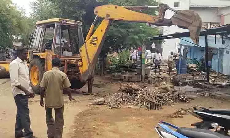 தோகைமலையில் சாலையோர ஆக்கிரமிப்புகள் அகற்றம் தோகைமலையில் சாலையோர ஆக்கிரமிப்புகள் அகற்றம்