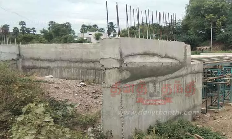 பூனாச்சி ஊராட்சியில் உயர்மட்ட பாலம் அமைக்கும் பணியை விரைந்து முடிக்க பொதுமக்கள் கோரிக்கை பூனாச்சி ஊராட்சியில் உயர்மட்ட பாலம் அமைக்கும் பணியை விரைந்து முடிக்க பொதுமக்கள் கோரிக்கை