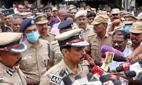 டி.ஐ.ஜி. விஜயகுமார் மரணத்தை அரசியலாக்க வேண்டாம்