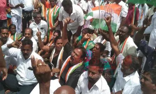 காங்கிரசார் போராட்டம்; எம்.எல்.ஏ. உள்பட 130 பேர் கைது
