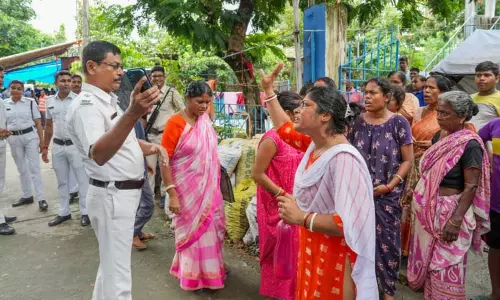மே.வங்காளத்தில் பஞ்சாயத்து தேர்தலில் கடும் வன்முறை: 14 பேர் பலி - ஜனாதிபதி ஆட்சியை அமல்படுத்த பாஜக கோரிக்கை