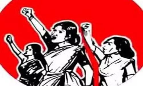 விளாத்திகுளம் தனியார் ஆஸ்பத்திரியை உறவினர்கள் முற்றுகை