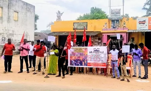 மக்கள் அதிகார அமைப்பின் சார்பில் ஆர்ப்பாட்டம்