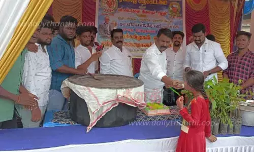 எம்.எஸ்.டோனி பிறந்த நாள் விழாவையொட்டி அன்னதானம்