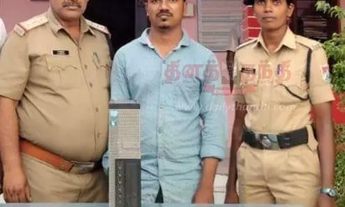 திருப்பூரில் பரபரப்பு முறைகேடாக ரெயில் டிக்கெட் விற்ற கணினி மைய உரிமையாளர் கைது சேலம் ரெயில்வே போலீசார் நடவடிக்கை