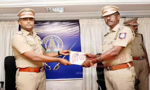 சிறப்பாக பணியாற்றிய போலீசாருக்கு பரிசு