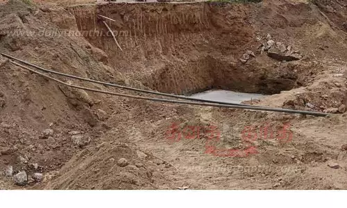 சென்னிமலை அருகே  கீழ்பவானி வாய்க்காலில் 3 புதிய பாலங்கள்  தண்ணீர் திறப்புக்குள் கட்டி முடிக்க பணிகள் தீவிரம்